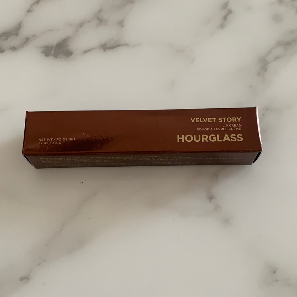 Hourglass velvet story lip cream
